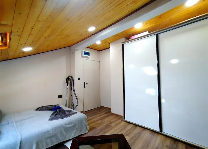 Low Budget With Breakfast #3 * 瓦爾納