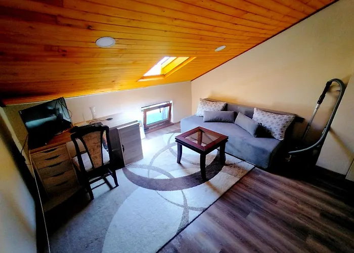 Low Budget With Breakfast #3 *